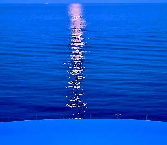 Location Cap Neree Acces Direct, Piscine Et Jardin, Le Trayas Entre Cannes Et Saint-raphael *